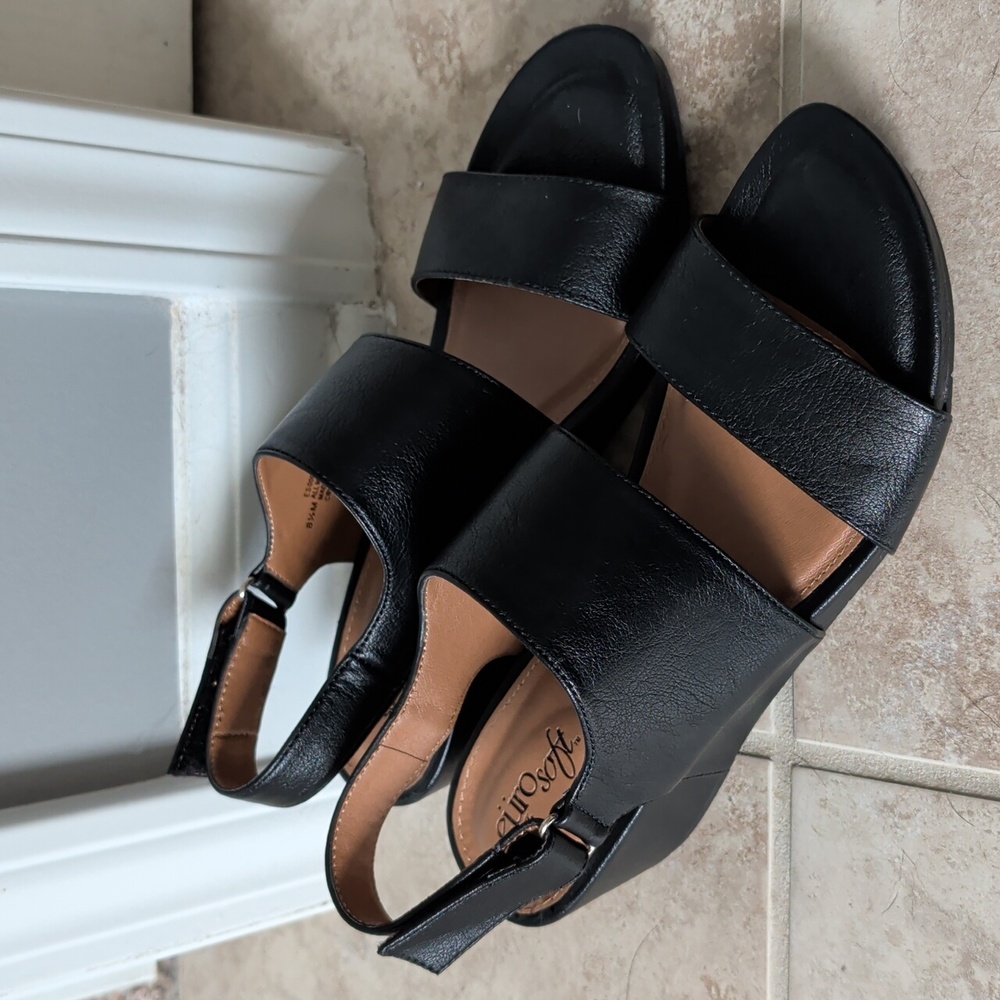 Euro Soft Reba Black Wedge Sandals 8.5